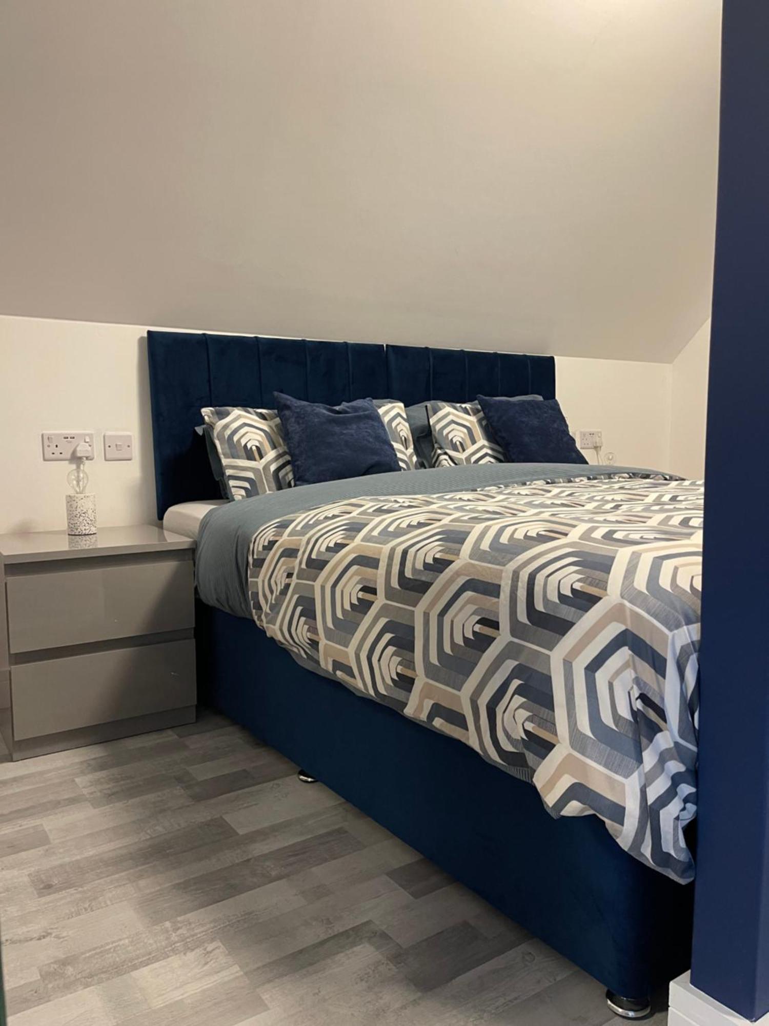 Lochside Loft - Self Catering Apartment For 2 In A Great Location For Inverness Airport And Both Cabot Highlands & Nairn Golf Courses Exteriör bild